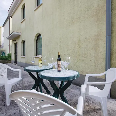 Lovely In Okrug Gornji With Wifi Trogir